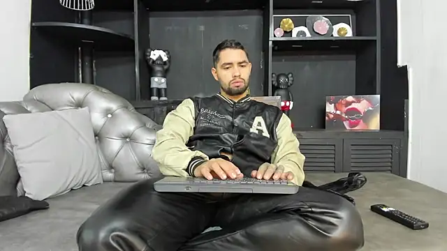 Snapshot of matteosantos chatting on November 14, 2025, 11:47 am matteosantos online show from November 14, 2025, 11:47 am