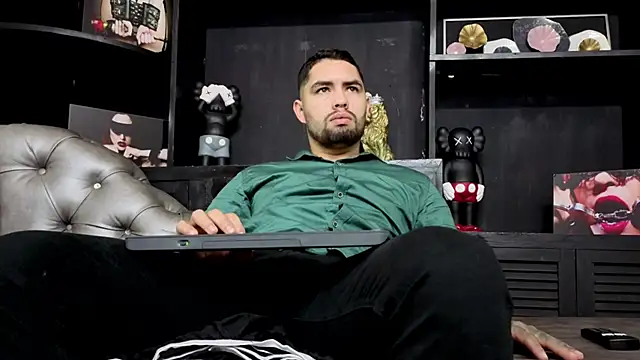 Snapshot of matteosantos chatting on November 9, 2025, 11:25 am matteosantos online show from November 9, 2025, 11:25 am