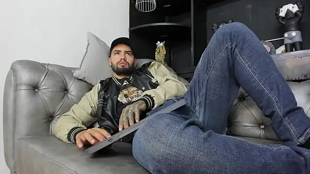 Snapshot of matteosantos chatting on March 18, 2025, 11:44 am matteosantos online show from March 18, 2025, 11:44 am