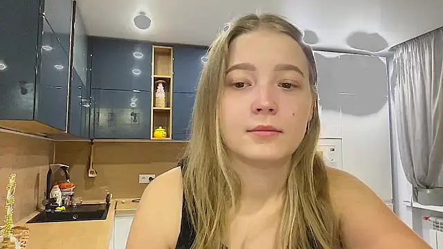 CharmingSarah online show from September 12, 2025, 2:50 pm