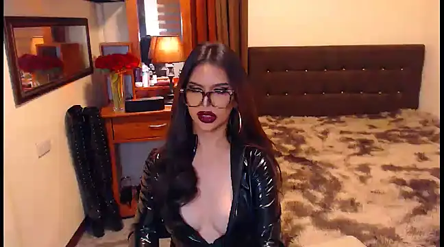 Snapshot of EXTREMELYDOM chatting on February 7, 2025, 11:45 am EXTREMELYDOM online show from February 7, 2025, 11:45 am