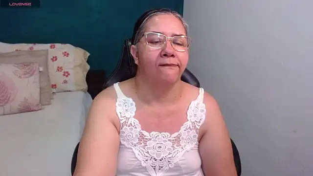 Snapshot of scaelettdubois chatting on April 30, 2026, 2:18 am scaelettdubois online show from April 30, 2026, 2:18 am