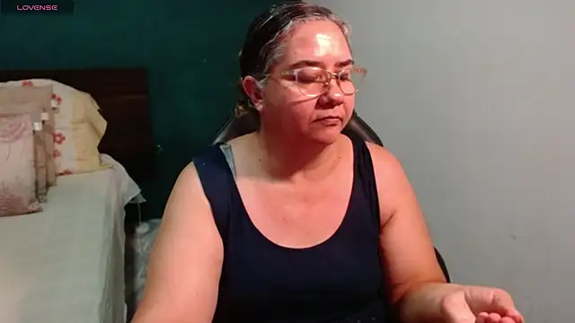 Snapshot of scaelettdubois chatting on June 19, 2026, 3:23 am scaelettdubois online show from June 19, 2026, 3:23 am