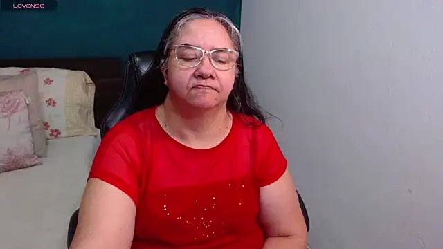 Snapshot of scaelettdubois chatting on June 14, 2026, 10:16 am scaelettdubois online show from June 14, 2026, 10:16 am
