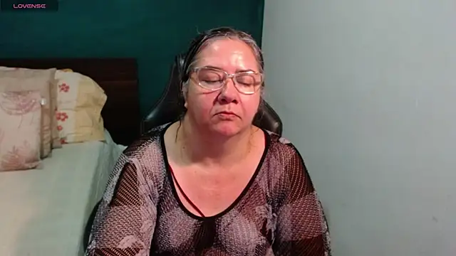 Snapshot of scaelettdubois chatting on June 21, 2026, 9:15 am scaelettdubois online show from June 21, 2026, 9:15 am