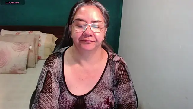Snapshot of scaelettdubois chatting on July 12, 2026, 9:32 am scaelettdubois online show from July 12, 2026, 9:32 am