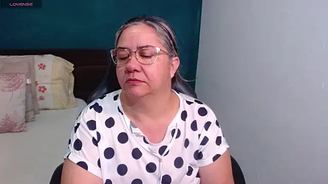 Snapshot of scaelettdubois chatting on June 1, 2026, 9:42 am scaelettdubois online show from June 1, 2026, 9:42 am