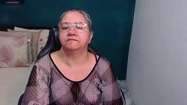 Snapshot of scaelettdubois chatting on May 31, 2026, 9:37 am scaelettdubois online show from May 31, 2026, 9:37 am