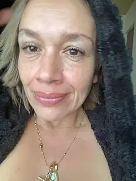 Snapshot of sexymarilyncolombia chatting on April 2, 2026, 1:29 pm sexymarilyncolombia online show from April 2, 2026, 1:29 pm