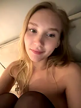 MariaTull online show from September 9, 2025, 7:12 pm