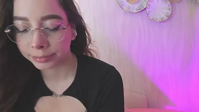 Snapshot of Meredit_Lane chatting on May 22, 2026, 7:01 pm Meredit Lane online show from May 22, 2026, 7:01 pm