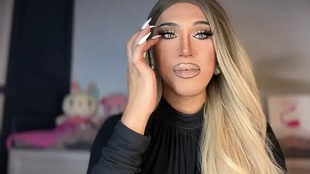 Snapshot of Ts_glamxxxx chatting on January 16, 2026, 12:47 am Ts glamxxxx online show from January 16, 2026, 12:47 am