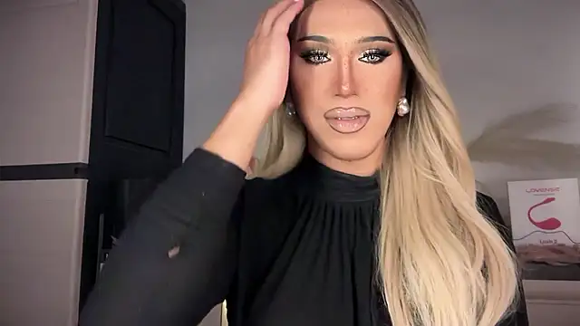 Snapshot of Ts_glamxxxx chatting on January 10, 2026, 12:06 am Ts glamxxxx online show from January 10, 2026, 12:06 am