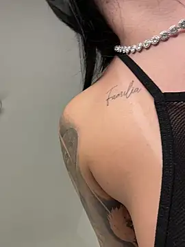 ALISSON FOXXX1 online show from April 8, 2026, 10:55 pm