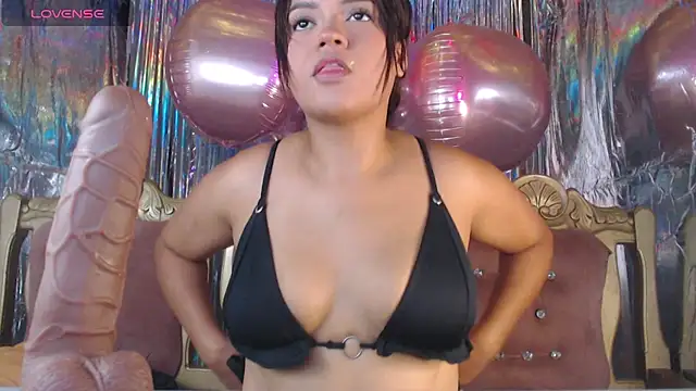 Snapshot of slutty_hotwife chatting on April 14, 2026, 11:15 am slutty hotwife online show from April 14, 2026, 11:15 am