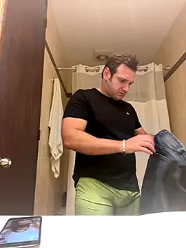 Snapshot of JonJ0 chatting on October 2, 2025, 10:24 pm JonJ0 online show from October 2, 2025, 10:24 pm