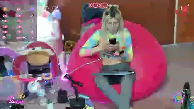 Snapshot of Skinygirl chatting on July 30, 2026, 1:16 am Skinygirl online show from July 30, 2026, 1:16 am