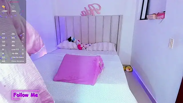 sheirysex  online show from October 6, 2025, 3:40 am