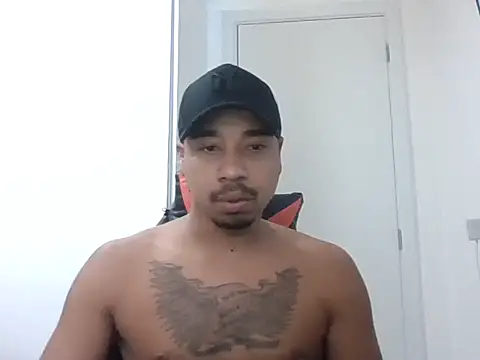 Snapshot of Juninho10c chatting on November 17, 2025, 12:42 pm Juninho10c online show from November 17, 2025, 12:42 pm