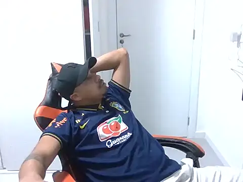 Snapshot of Juninho10c chatting on November 15, 2025, 3:54 am Juninho10c online show from November 15, 2025, 3:54 am