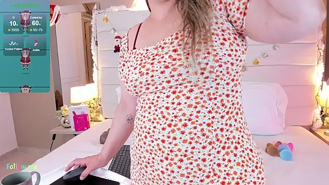 Snapshot of Charlotte93_ chatting on December 20, 2025, 11:46 am Charlotte93 online show from December 20, 2025, 11:46 am