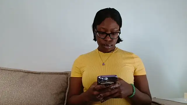 MadamIndigo online show from November 24, 2025, 9:31 am