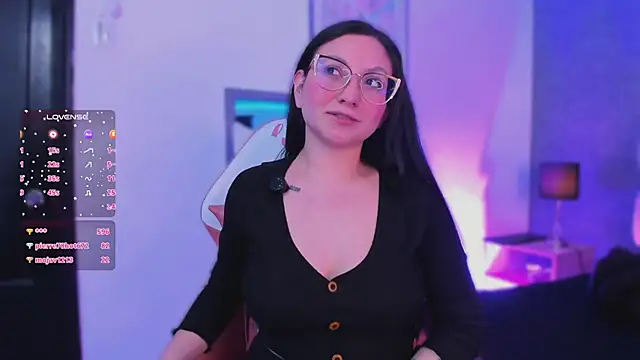 lucy neil online show from October 4, 2025, 7:43 am