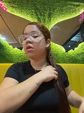 Snapshot of Lucyklein2022 chatting on October 26, 2025, 12:55 am Lucyklein2022 online show from October 26, 2025, 12:55 am