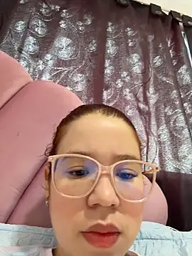 Snapshot of Lucyklein2022 chatting on March 13, 2026, 2:22 pm Lucyklein2022 online show from March 13, 2026, 2:22 pm