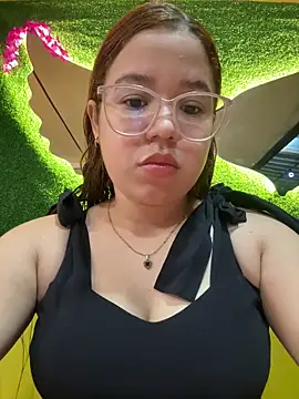 Snapshot of Lucyklein2022 chatting on October 18, 2025, 11:51 pm Lucyklein2022 online show from October 18, 2025, 11:51 pm