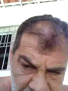 Snapshot of Peludo173317 chatting on October 22, 2025, 1:32 pm Peludo173317 online show from October 22, 2025, 1:32 pm