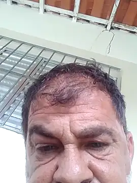 Snapshot of Peludo173317 chatting on December 18, 2025, 6:34 pm Peludo173317 online show from December 18, 2025, 6:34 pm