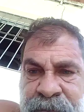 Snapshot of Peludo173317 chatting on December 4, 2025, 1:43 pm Peludo173317 online show from December 4, 2025, 1:43 pm