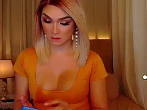 Snapshot of mistressseductionleah chatting on May 24, 2026, 12:16 pm mistressseductionleah online show from May 24, 2026, 12:16 pm