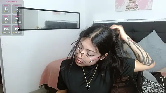 Snapshot of vaness_weet chatting on June 14, 2026, 7:48 pm vaness weet online show from June 14, 2026, 7:48 pm
