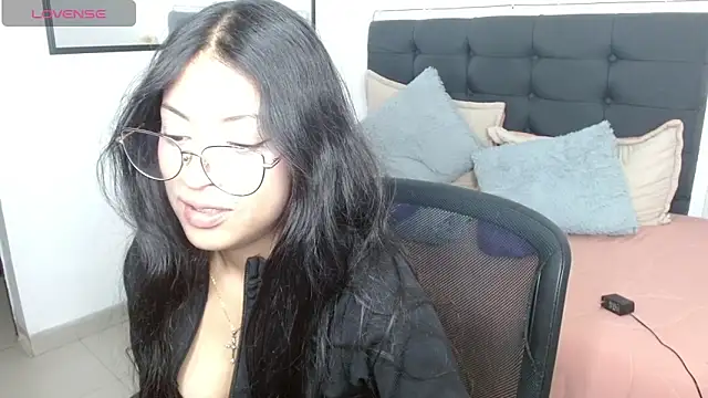 Snapshot of vaness_weet chatting on June 15, 2026, 7:46 pm vaness weet online show from June 15, 2026, 7:46 pm