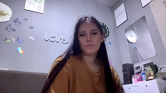 Snapshot of MeganTheRarest chatting on February 5, 2026, 7:10 pm MeganTheRarest online show from February 5, 2026, 7:10 pm