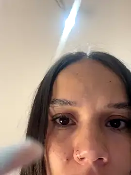 Snapshot of AmaranthaLovers_ chatting on December 5, 2025, 2:43 am AmaranthaLovers online show from December 5, 2025, 2:43 am