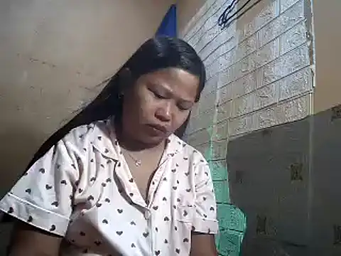 Snapshot of sweethotmom chatting on February 14, 2025, 11:31 pm sweethotmom online show from February 14, 2025, 11:31 pm