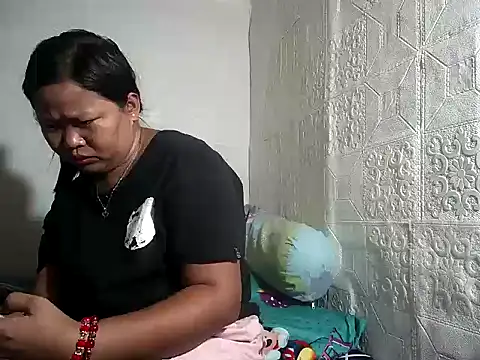 Snapshot of sweethotmom chatting on November 27, 2025, 12:00 am sweethotmom online show from November 27, 2025, 12:00 am