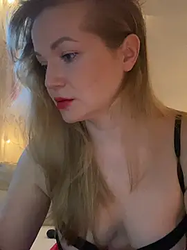 Snapshot of Lady__Maria chatting on February 7, 2026, 4:48 pm Lady Maria online show from February 7, 2026, 4:48 pm