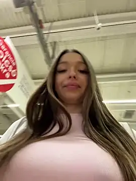 Snapshot of barbiehumpxxx chatting on November 27, 2025, 10:32 pm barbiehumpxxx online show from November 27, 2025, 10:32 pm