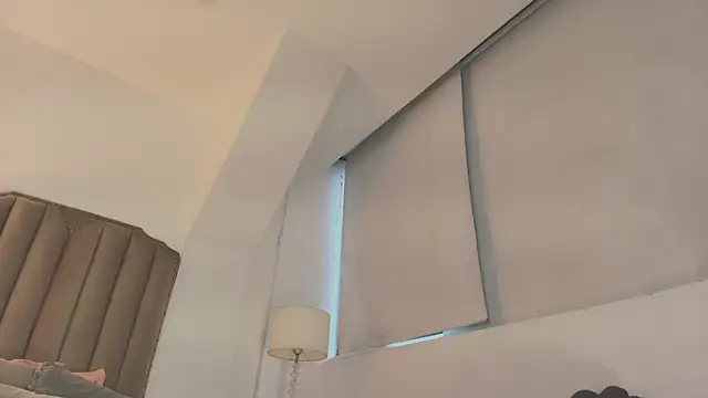 Emma Torres   online show from October 27, 2025, 12:28 pm