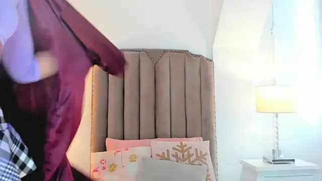 Snapshot of Emma_Torres__ chatting on May 18, 2026, 12:54 pm Emma Torres online show from May 18, 2026, 12:54 pm