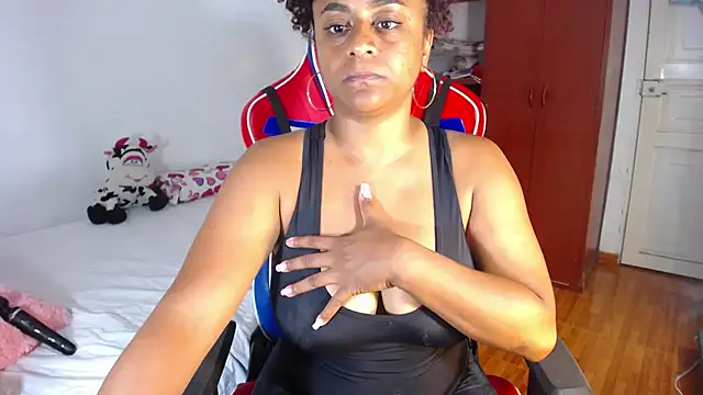 BellaKarla online show from January 7, 2026, 11:32 pm