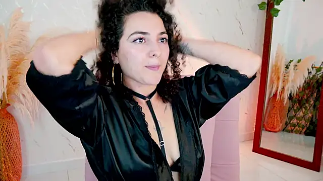 Snapshot of merida_bell18 chatting on February 3, 2026, 12:21 am merida bell18 online show from February 3, 2026, 12:21 am