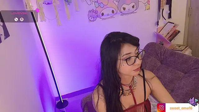 Snapshot of Loving_Ema_1 chatting on April 23, 2026, 6:31 pm Loving Ema 1 online show from April 23, 2026, 6:31 pm