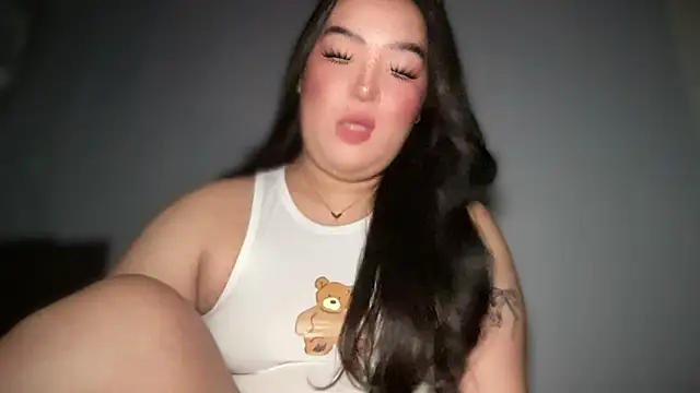 Snapshot of MissCataleyaxxx chatting on November 25, 2025, 1:06 am MissCataleyaxxx online show from November 25, 2025, 1:06 am