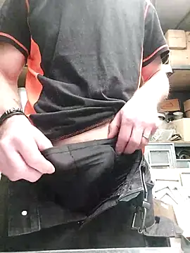 Xcoquinx online show from February 7, 2025, 1:32 pm