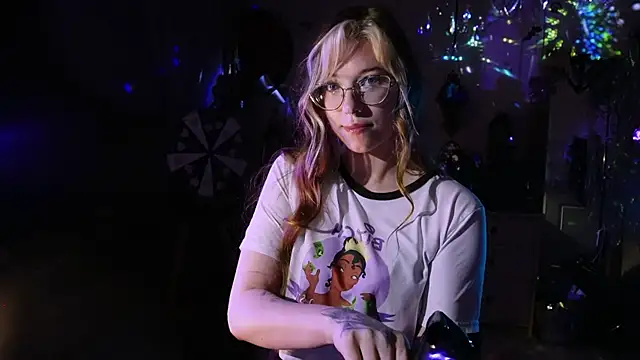 Scarlett Wanner online show from August 9, 2026, 7:42 pm